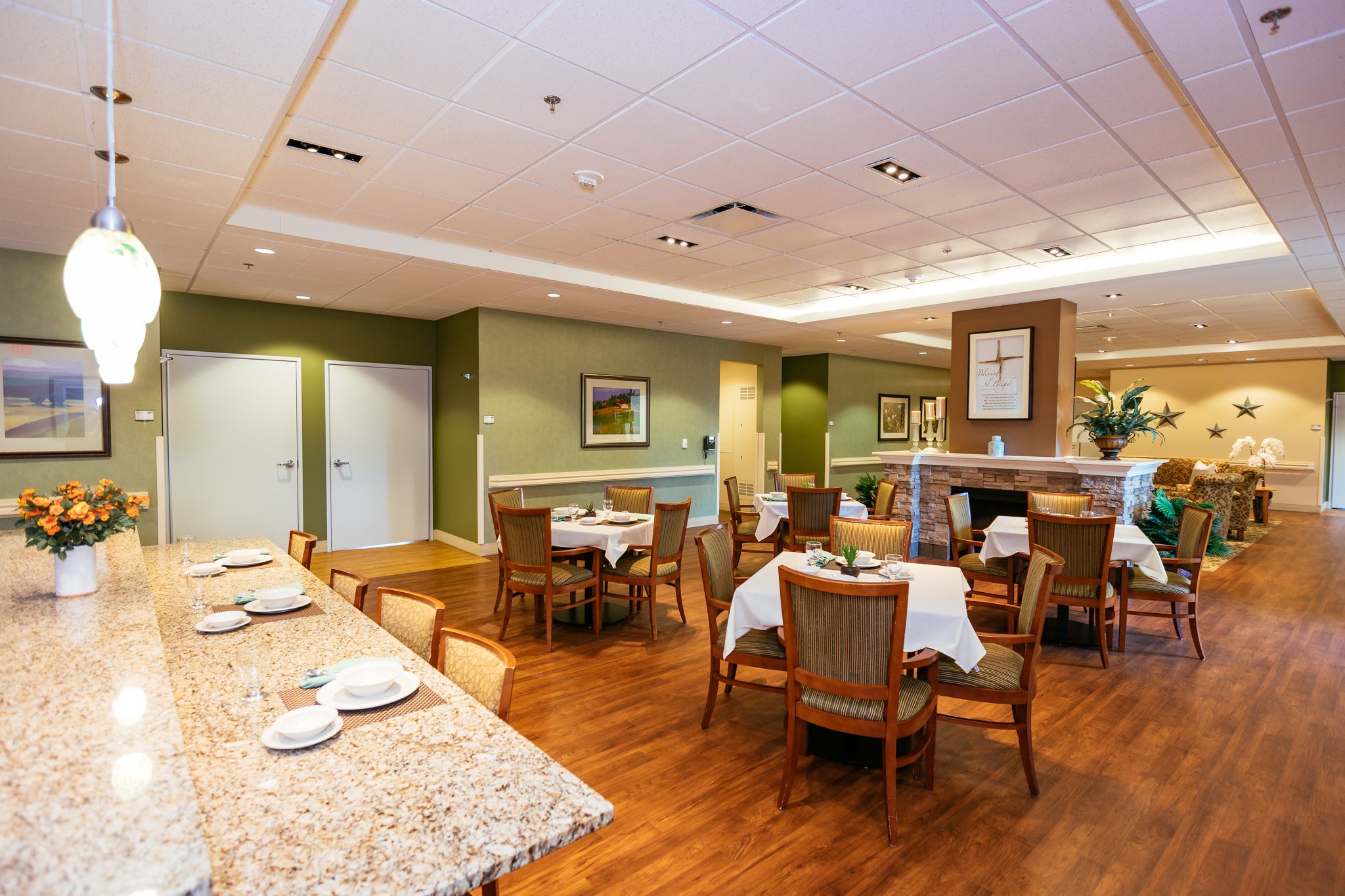 neighborhood dining room